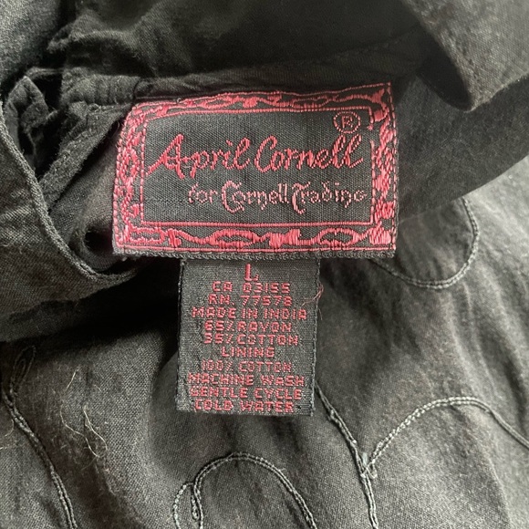 April Cornell Black Sleeveless Top Butyon Back Embroidered Size Large - Picture 8 of 8